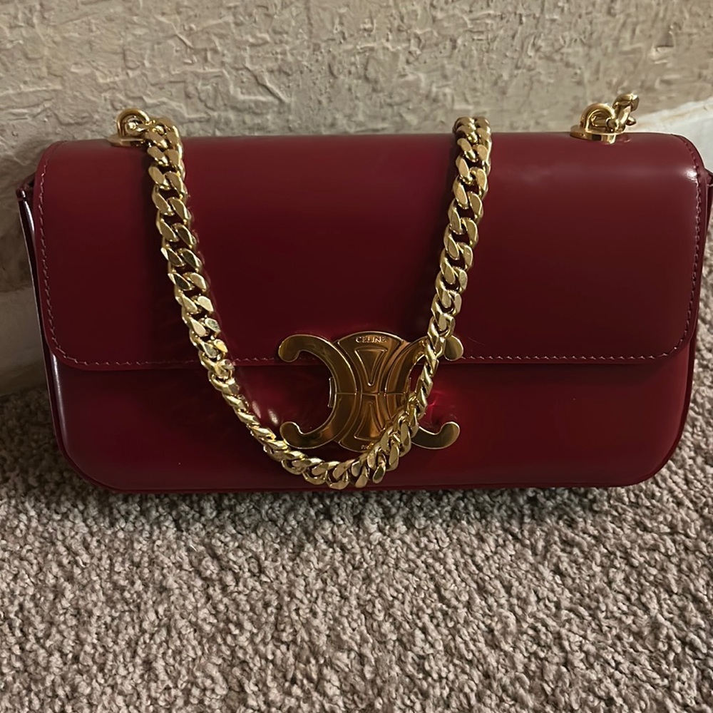 CHAIN SHOULDER BAG TRIOMPHE IN SHINY CALFSKIN